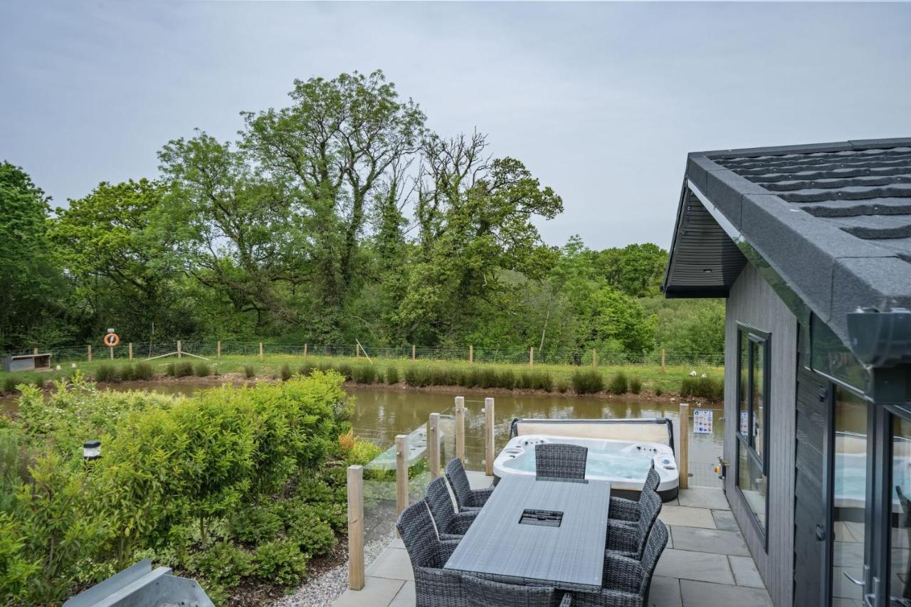Lilac Lodge, 22 Roadford Lake Lodges Lifton Exterior foto